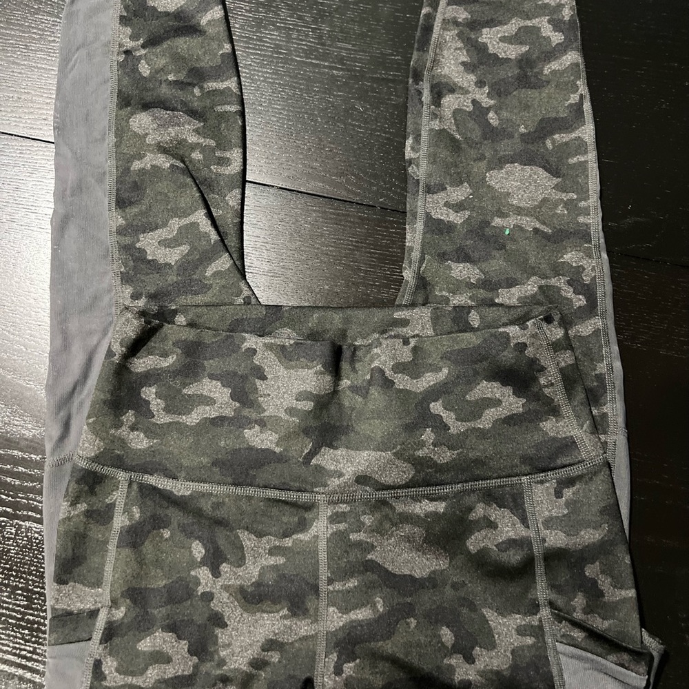 Power hold fabletics leggings